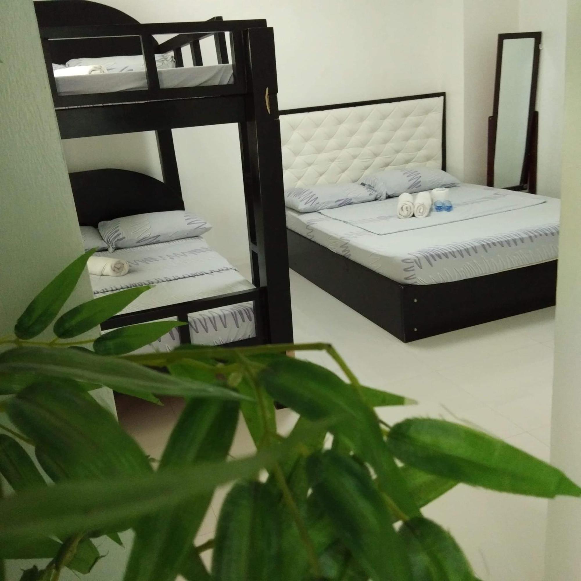 N&J Lopez Lodging House Pasay Bilik gambar